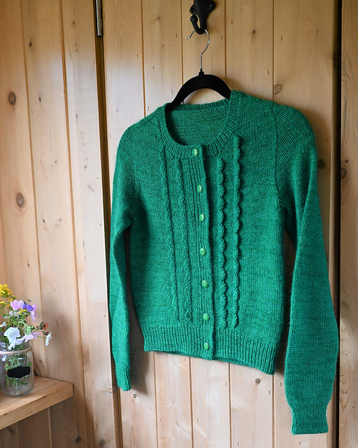 Scalloped Edge Cardigan Knitting Pattern